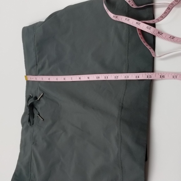 GAIAM green large athletic skort with pockets and underside shorts - Picture 5 of 9